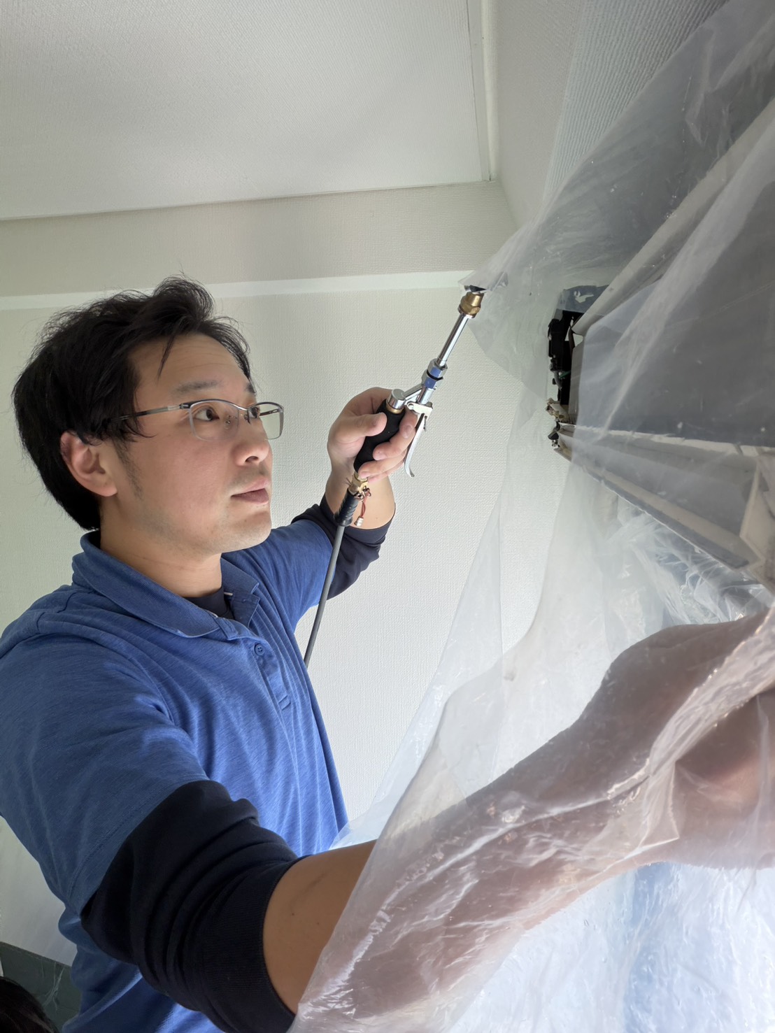エアコンクリーニング作業