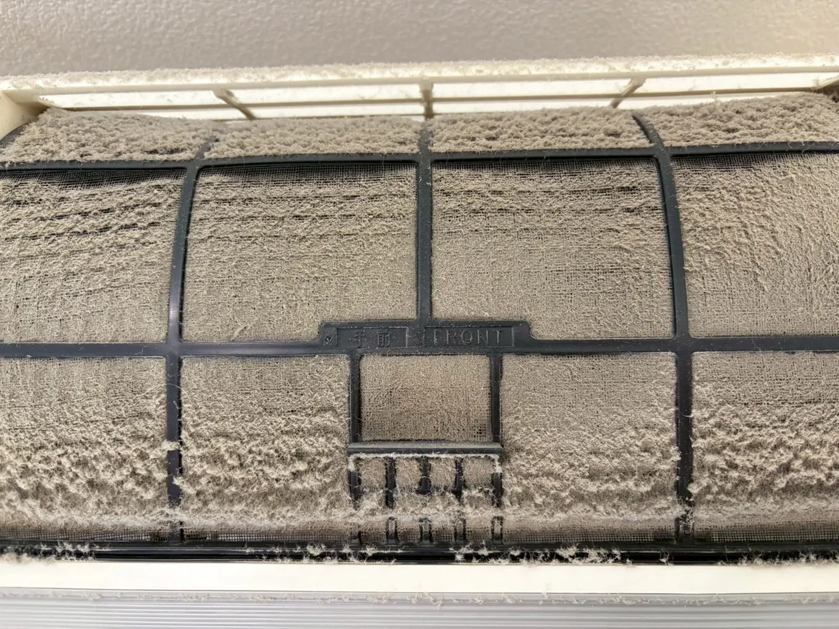 エアコンフィルターのホコリ